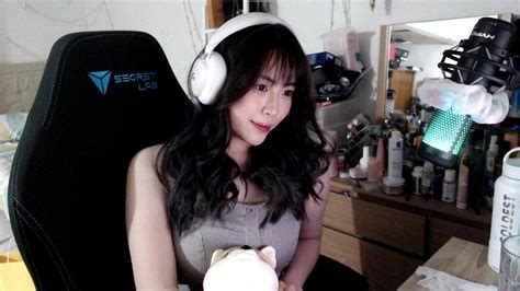 hehe party live cams.